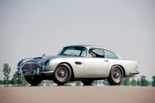 Chiếc Aston Martin DB5 đã từng bị bỏ quên trong một nhà kho 30 năm.