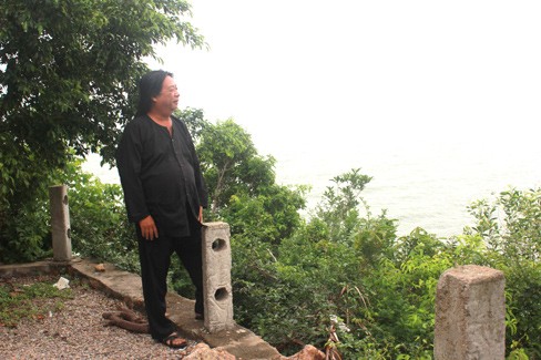 Nguyễn Vĩnh Hảo sống ẩn thân ở khu nhà hoang ven biển.